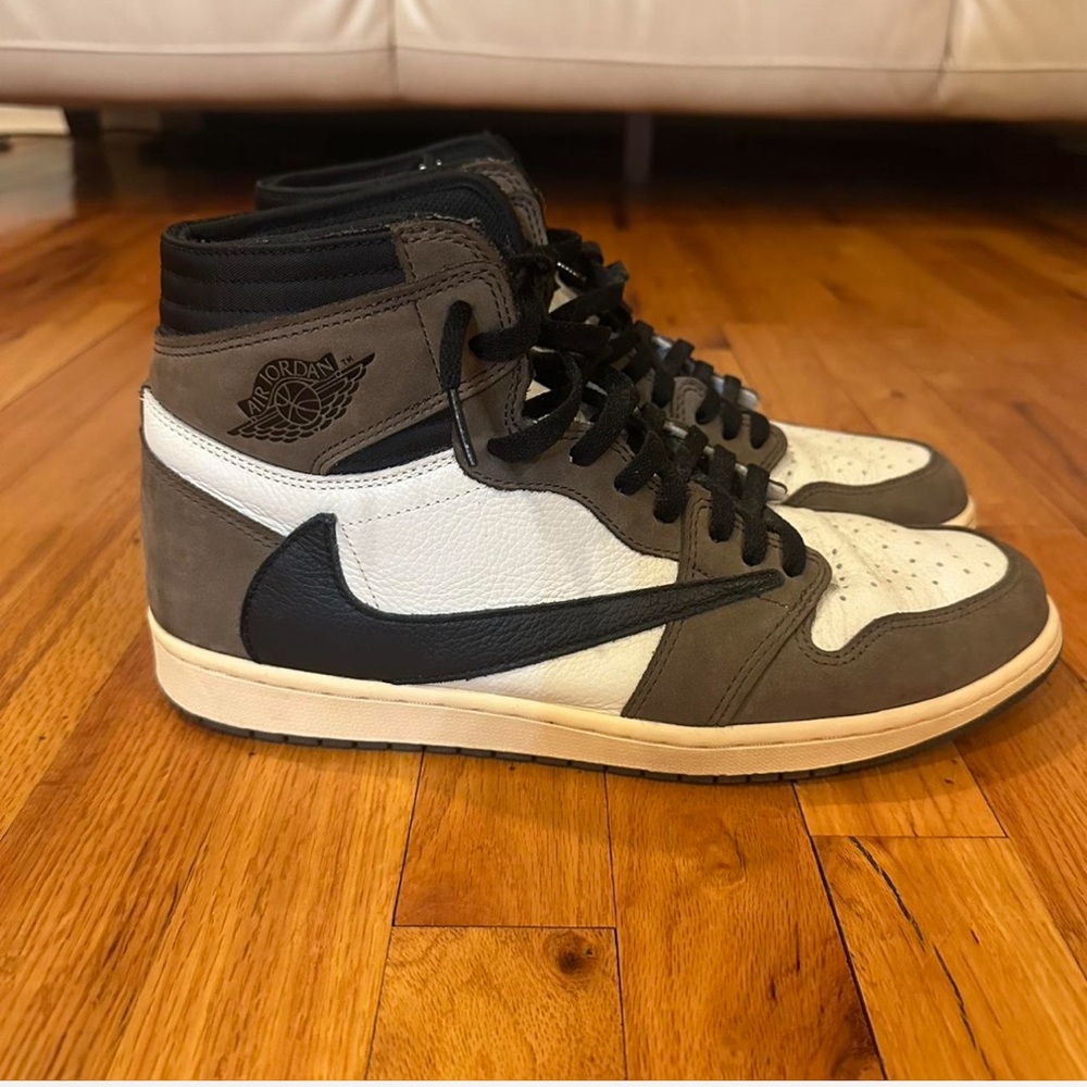 Travis Scott Jordan 1 Mocha